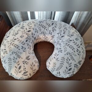 Boppy Nursing Pullow